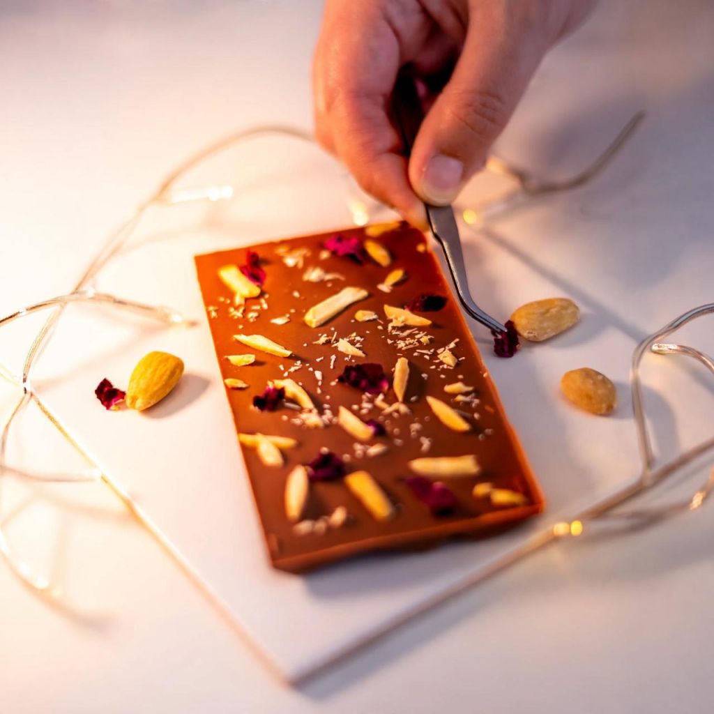 Diamond Rose Bar